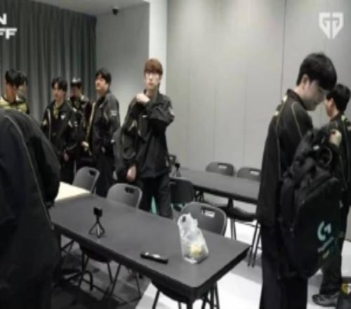 赛季意杯赛,程详览,Bet365直播,Bet365直播,体育赛事直播,在线直播,实时直播,体育平台,赛事观看